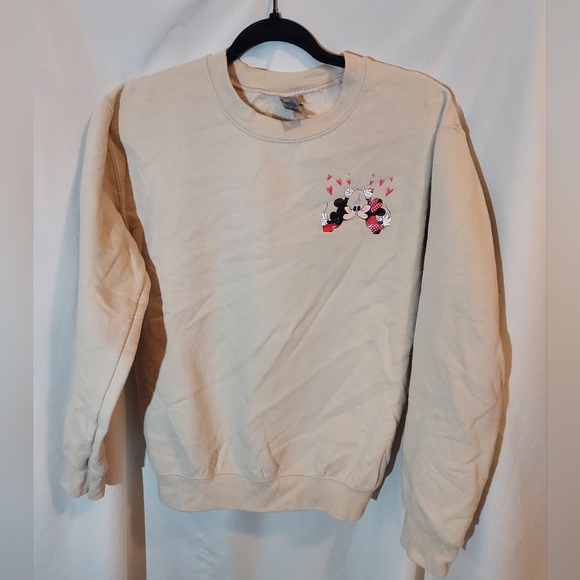 Gildan Tops - Cream Gildan Sweatshirt with Mickey And Minnie Mouse